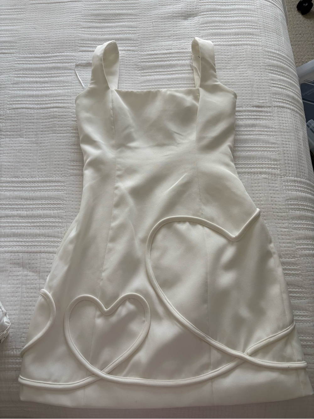 Elliat Square-Neck White Mini Dress with Heart Appliqué - Picture 2 of 5